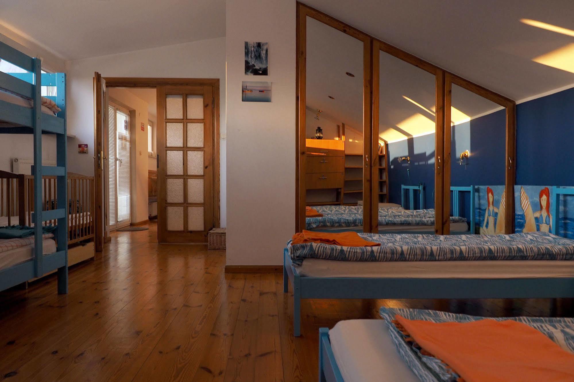 Adventura Hostel Варшава Экстерьер фото