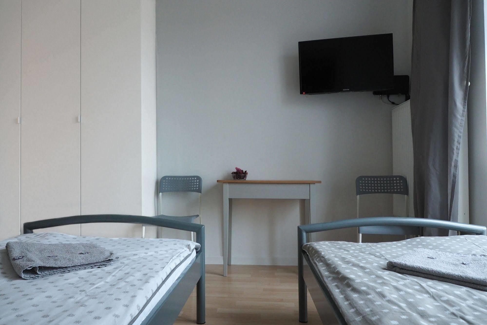 Adventura Hostel Варшава Экстерьер фото